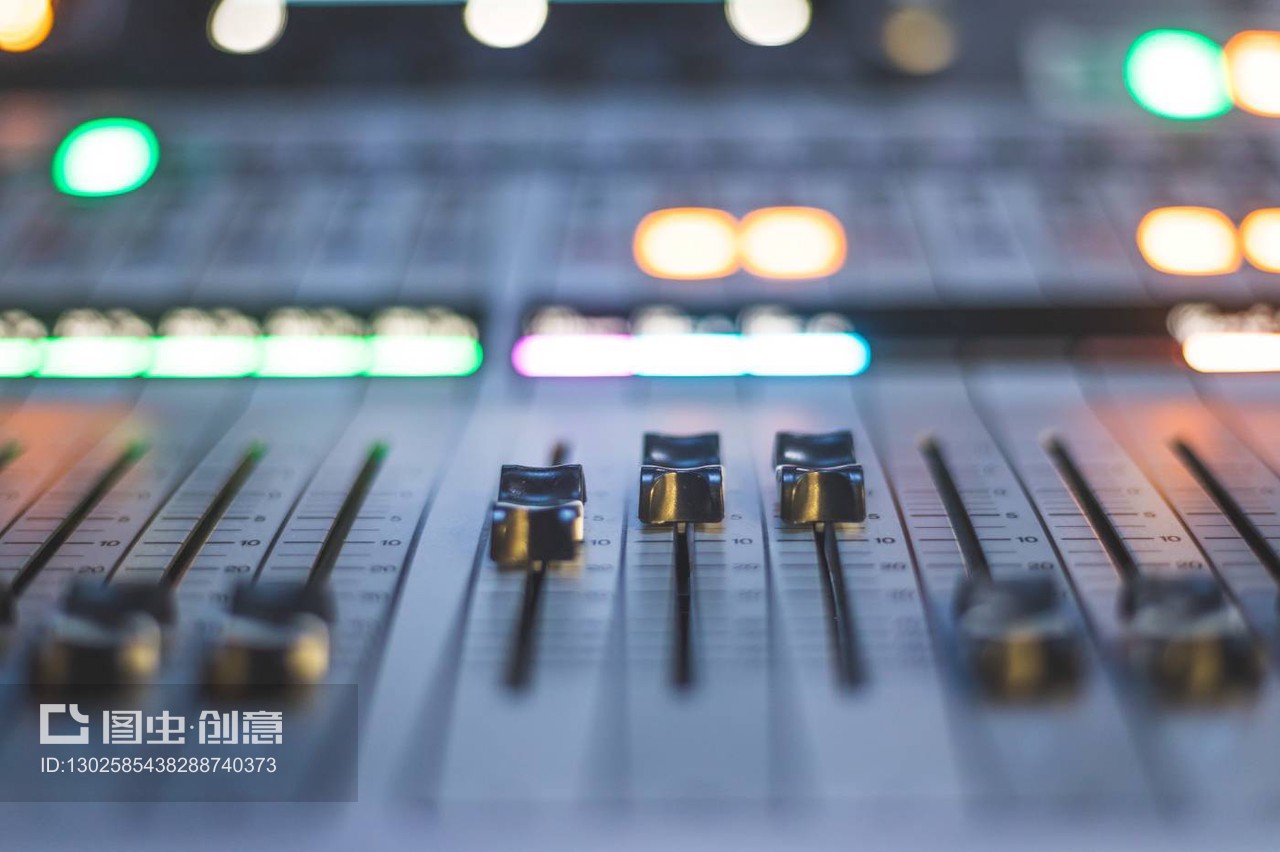 錄音室調(diào)音臺(tái) 專(zhuān)業(yè)音樂(lè)制作的核心利器